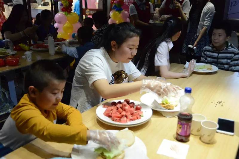 惊叹发生了什么？大人小孩都聚到了银川这家店！