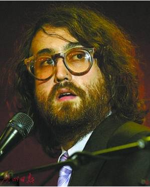 新闻FAN|顺手牵了个编织袋过海关谁也没猜到结局是！