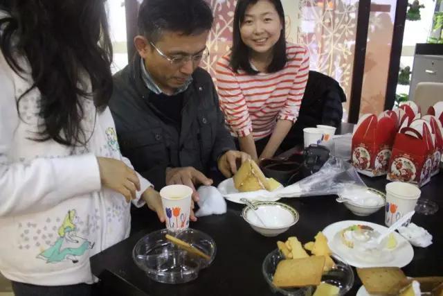 《爱大厨烹饪课堂》之萌萌姜饼屋诞生记
