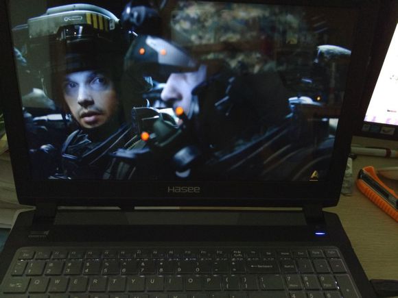 花两个月工资买游戏机,花俩月工资买的摩托车