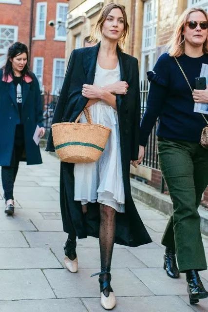 男人穿黑色连裤袜的正确方法,黑色连裤袜的正确穿法