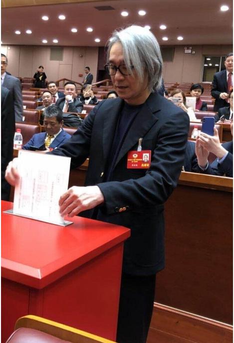 周星驰被逗得开怀大笑,周星驰的经典苦笑