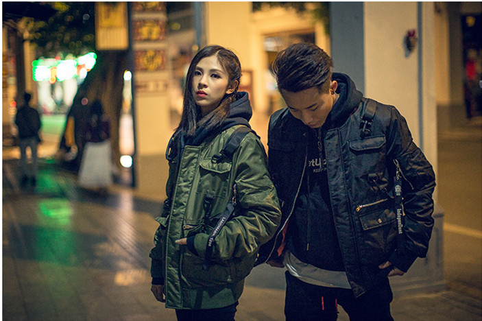 牵手新春情侣装，一起回家过大年