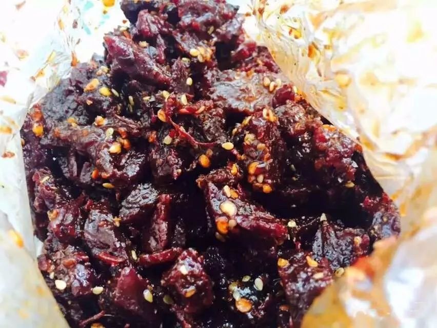 原来好多热门苍蝇馆子的干货，都可以抽真空、当特产带走！