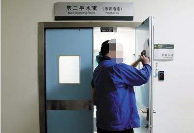 18岁女孩出血是怎么回事,18岁的女生出血了怎么办