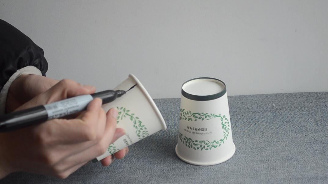 把一次性纸杯的底部戳个洞，解决了家家户户困扰的问题，赶紧试试