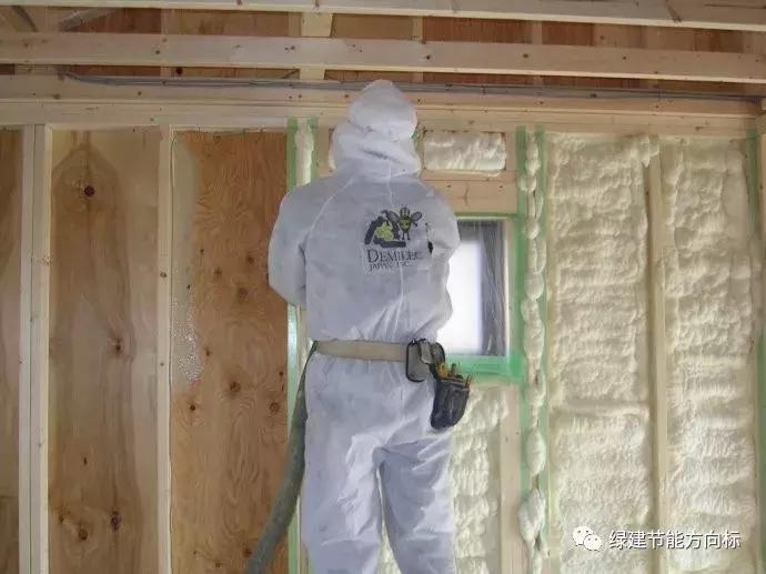 房间里特别冷而且很潮湿如何保温,顶楼冬天太冷怎么做保温