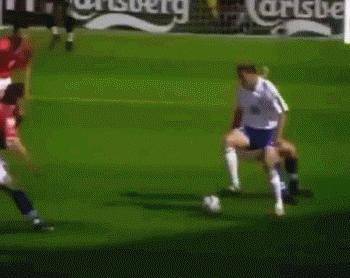 教练的脚法比球员厉害点,教练的神仙脚法