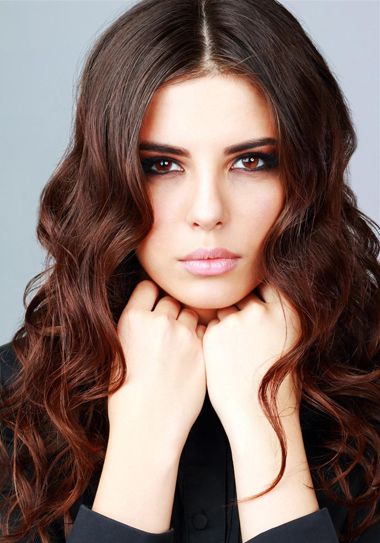 2021年适合大脸最流行的发型,大脸发型女2022流行短发发型减龄