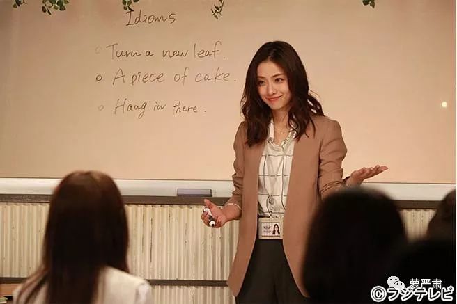 忙到面如土色不洗头，第一集就被分手，这个女主我好喜欢