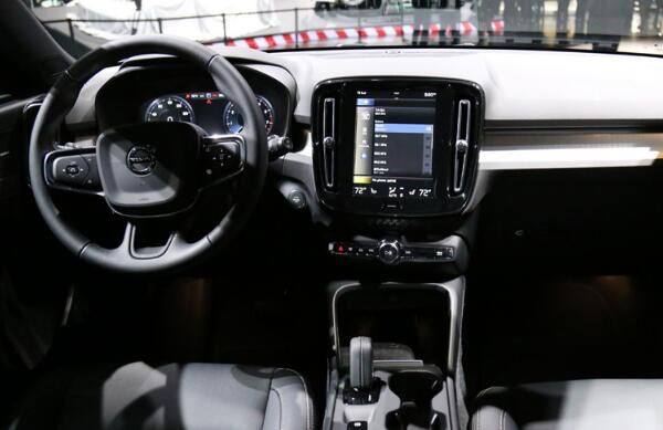 途观l380四驱豪华pk奥迪q5l,外观霸气不输宝马配四驱吊打途观