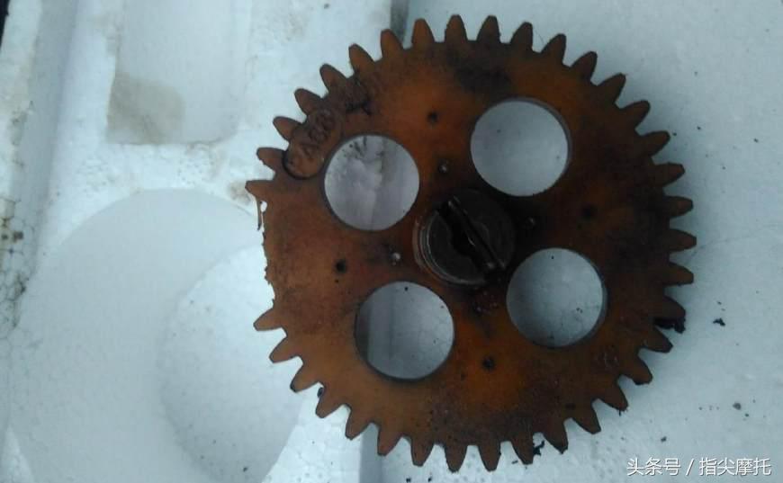 摩托车冷却液漏进气缸,摩托车防冻液加满有什么影响