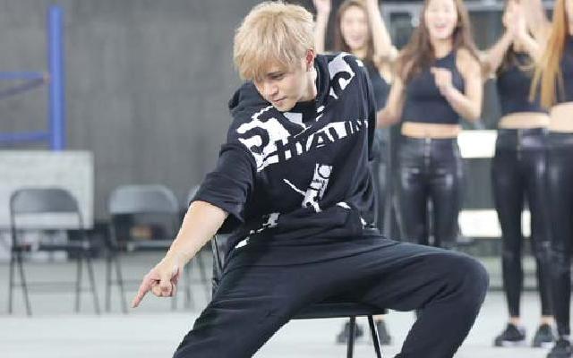 易烊千玺能超过迈克尔杰克逊么,易烊千玺会成为华语电影巨星吗