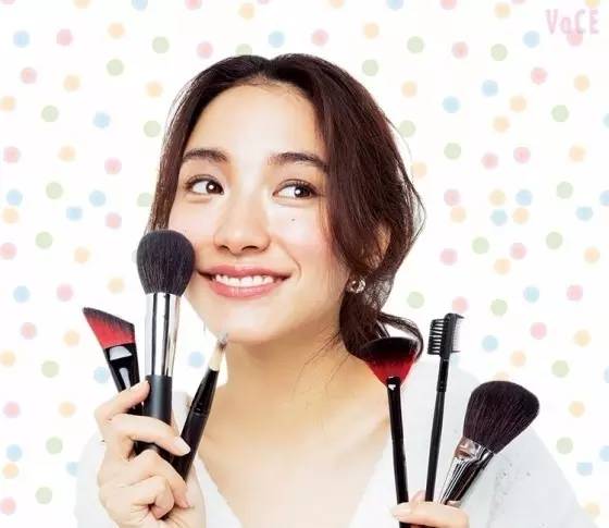 蜜粉推荐平价韩国学生党 (适合的干皮大牌蜜粉推荐)