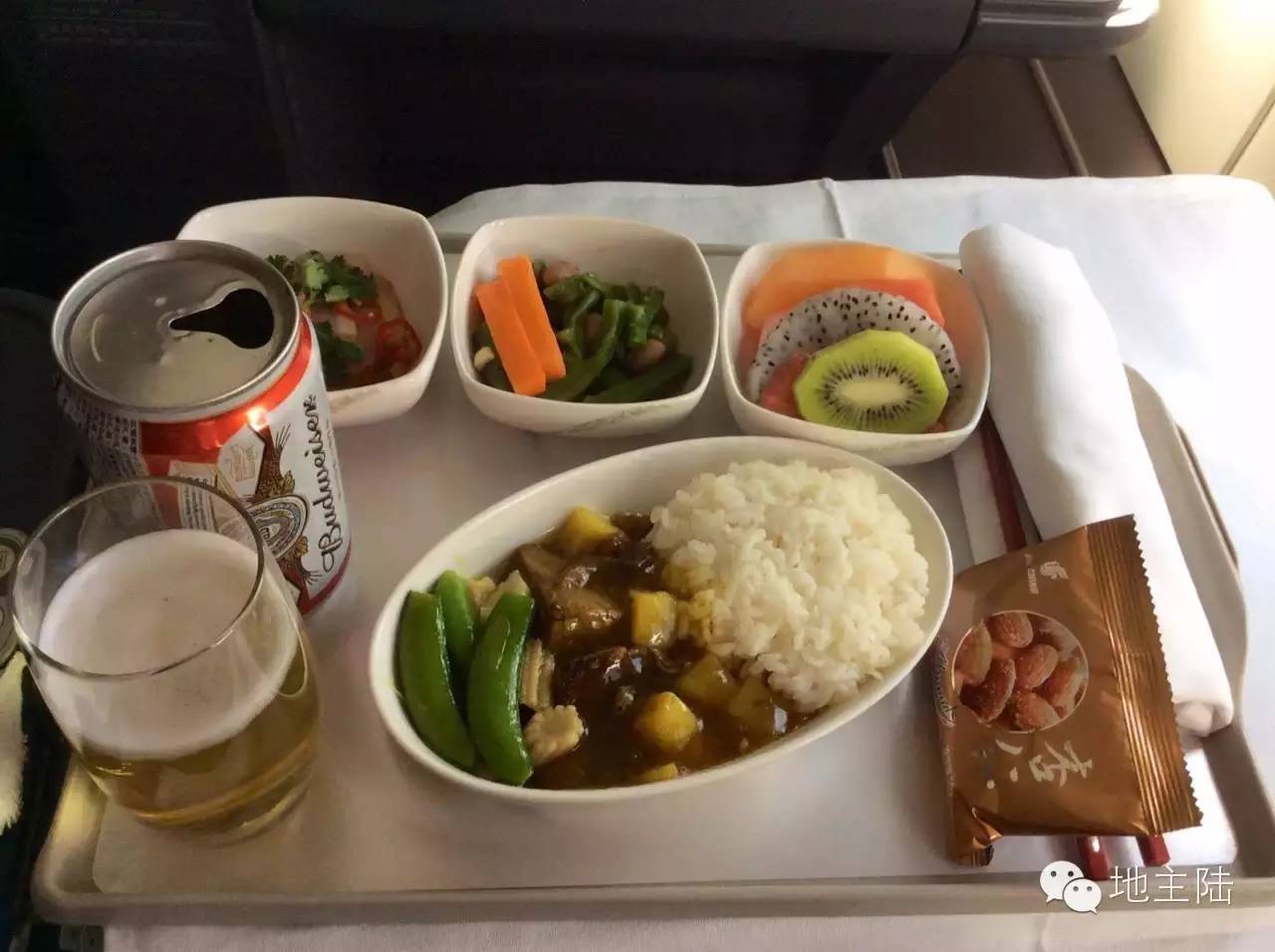 为啥飞机餐有那么难吃,飞机餐都不好吃吗