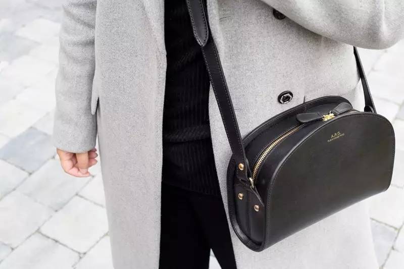 花大钱买大牌包，花小钱买心机包