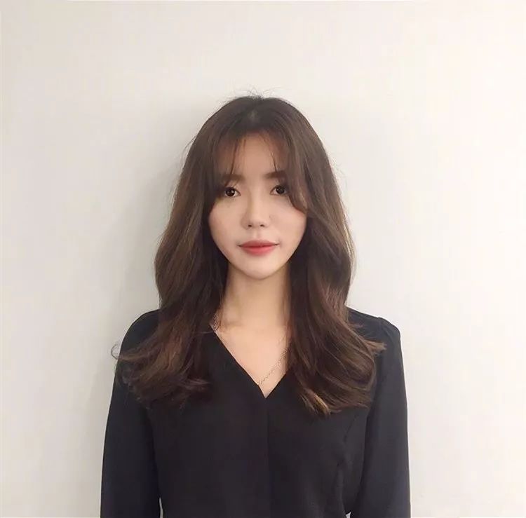 额头短脸大适合什么刘海,脸大发际线高适合什么刘海