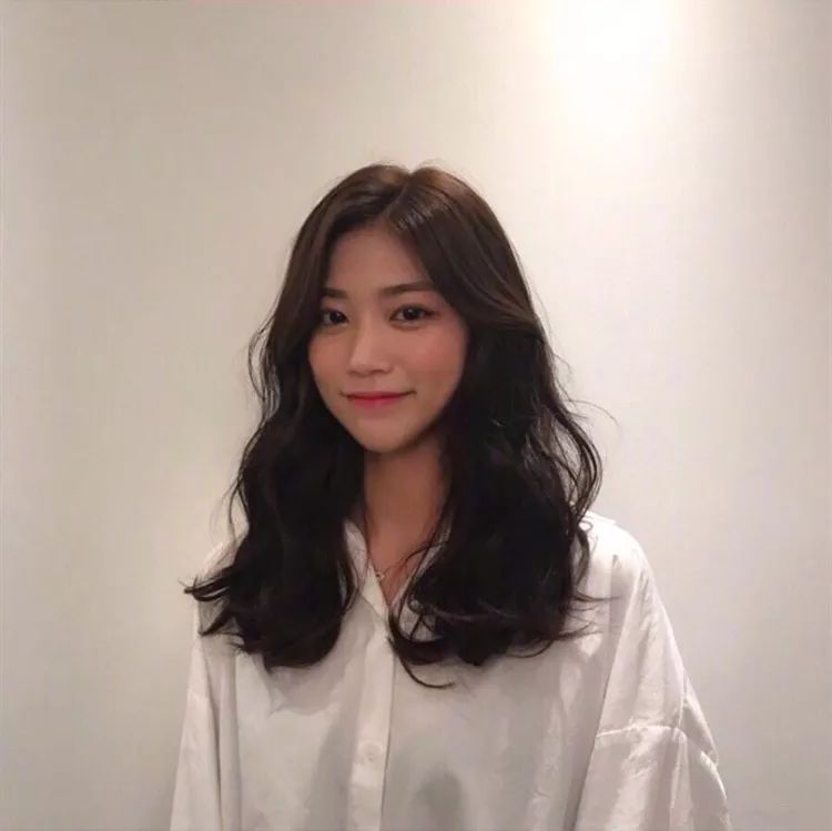 额头短脸大适合什么刘海,脸大发际线高适合什么刘海