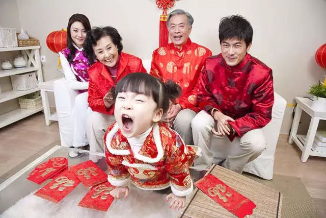 既然是压岁钱，老娘还真不该花