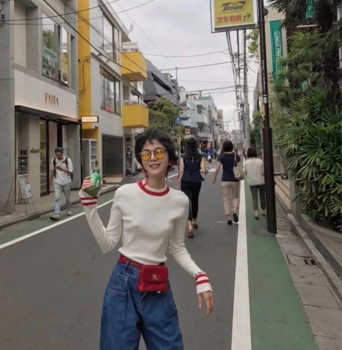 美发泡面卷短发,烫发泡面头短发女