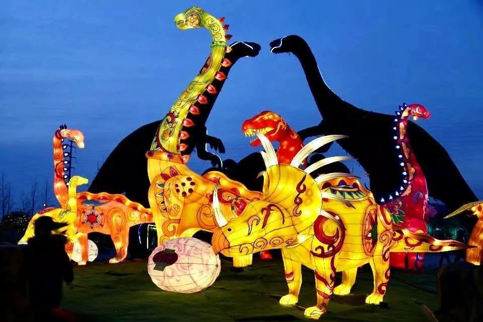 夜景美到让人心动,西海岸生态观光园灯光小镇