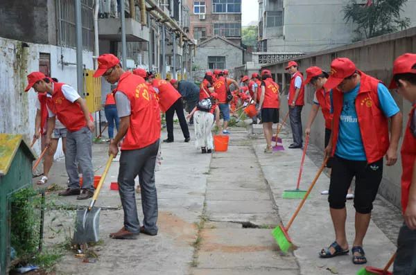 弘扬雷锋精神志愿服务暖人心,践行雷锋精神争做志愿服务先锋