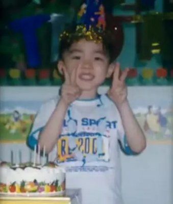 「神探苍扒瓜」LCK榜首KZ战队晒出小花生童年萌照，粉丝：吃可爱长大的吧？