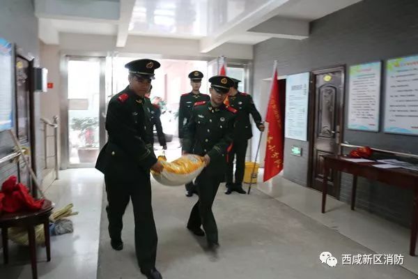 弘扬雷锋精神志愿服务暖人心,践行雷锋精神争做志愿服务先锋