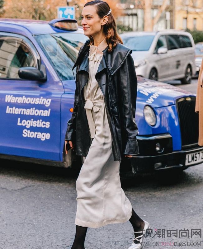 酷girl穿搭秋冬套装,姑娘们衣橱必备的单品