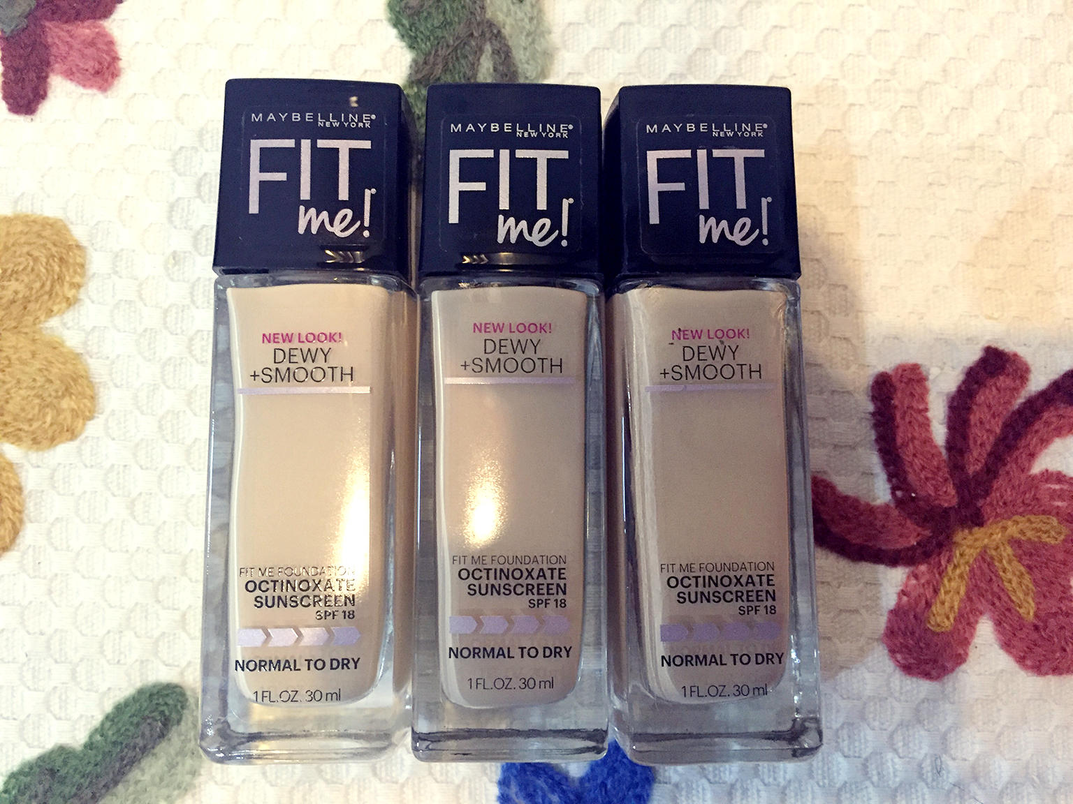 显白不掉妆的粉底液,粉底液推荐润润的