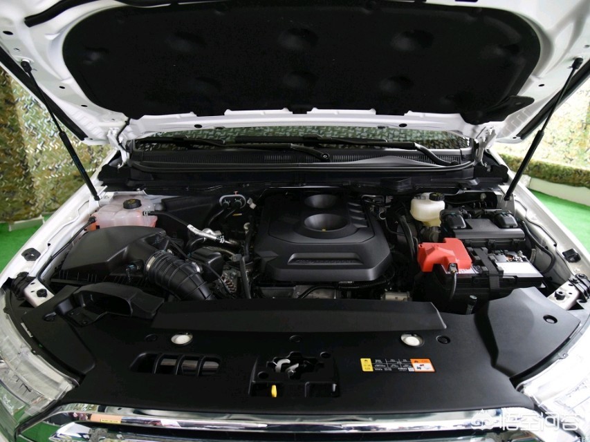 福特锐界和撼路者哪个好,福特探险者撼路者锐界区别