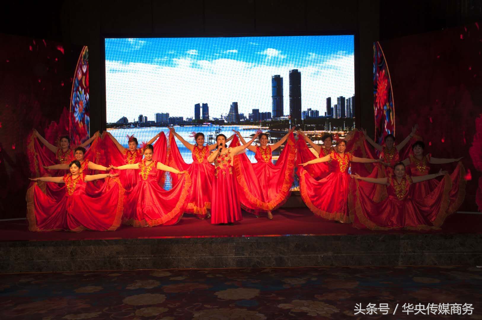 2018中国梦一家亲春晚暨潍坊筑梦艺术团成立和齐鲁团表彰晚会举办