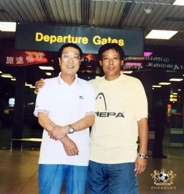 津门足球双百颂图片,津门足球双百颂签售会