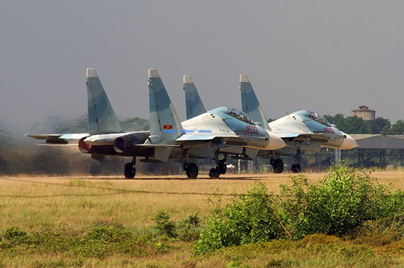 中国空军打得过美国空军吗,中国空军打过实战吗