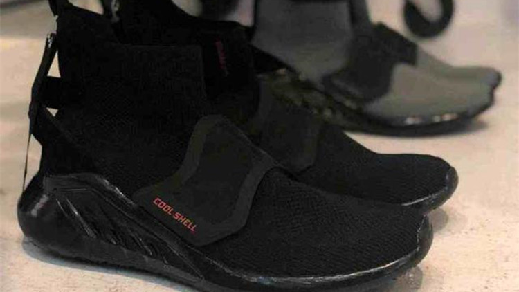 在这个假货泛滥的时代,安踏好穿还是李宁好穿