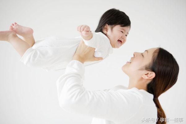 早产孩子为什么要袋鼠抱,早产儿袋鼠护理全过程