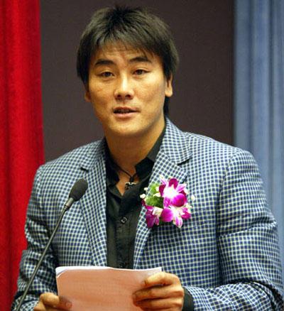 在中国如何建立一支职业足球队,给你一亿资金打造一支球队