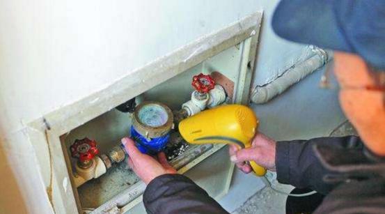 冬天水管冻住了怎样快速的解冻,水管冻住了怎么解冻最好的方法