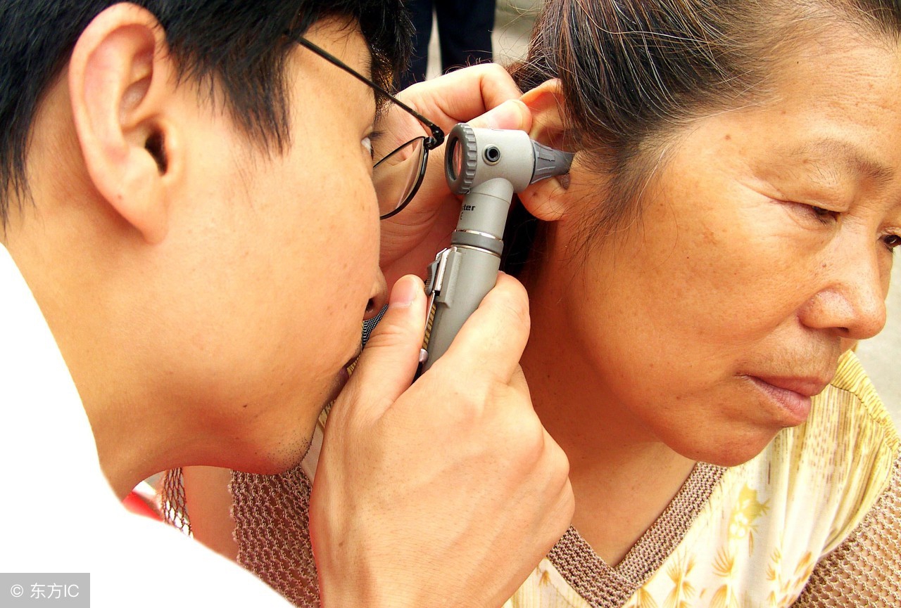 为什么睡一觉起来耳朵一直耳鸣,睡了一夜右边耳朵聋了咋回事