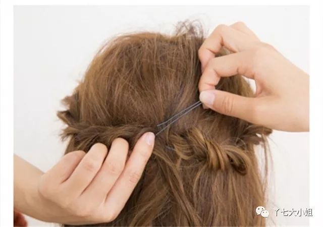 好看易学易懂洋气减龄编发教程,大圆脸新年编发教程洋气高级