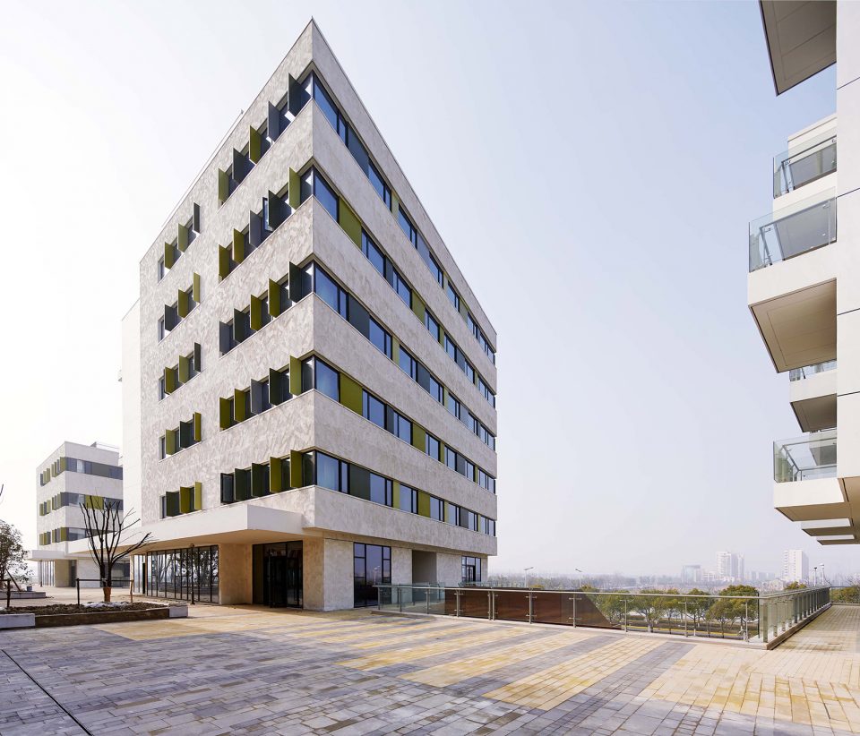 城中之城景华新苑,城中之城东原地产