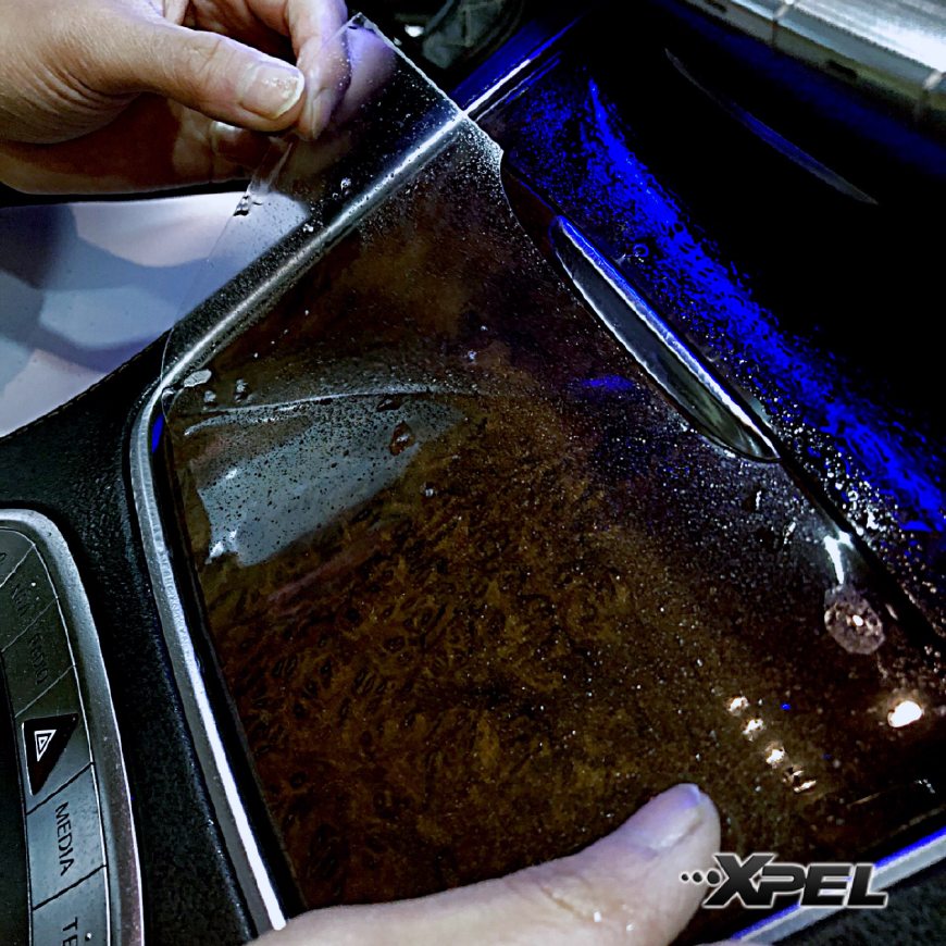 汽车内饰有伤痕怎么办,汽车内饰门板硬塑料划痕怎么修复