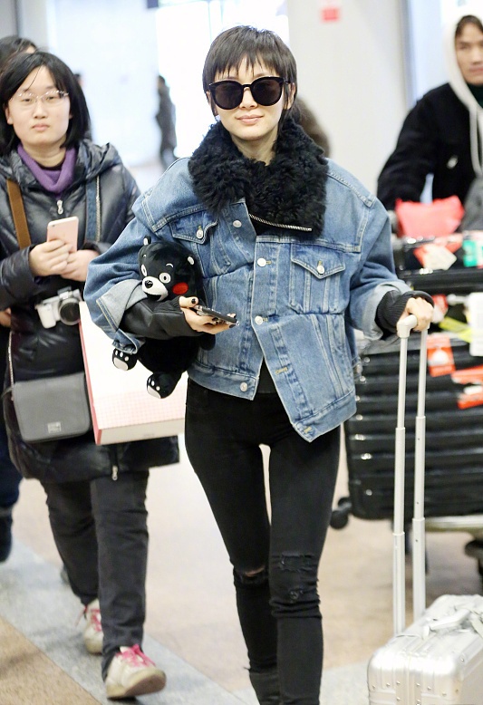 现在的年轻人穿衣服好潮流时尚,如何穿衣服才能时尚潮流