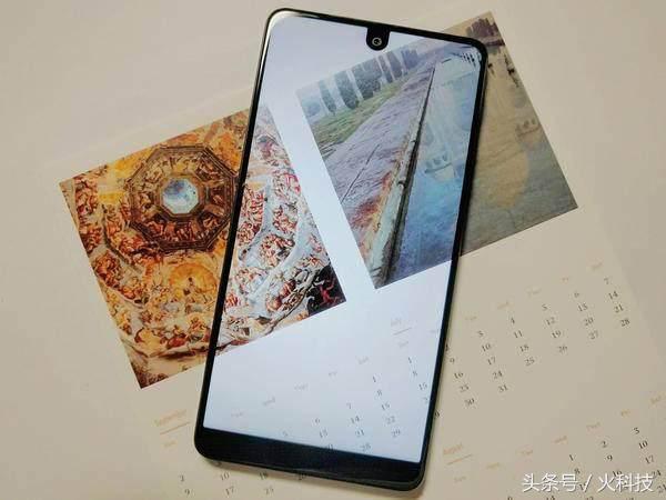 老罗评论安卓之父,老罗加持的手机