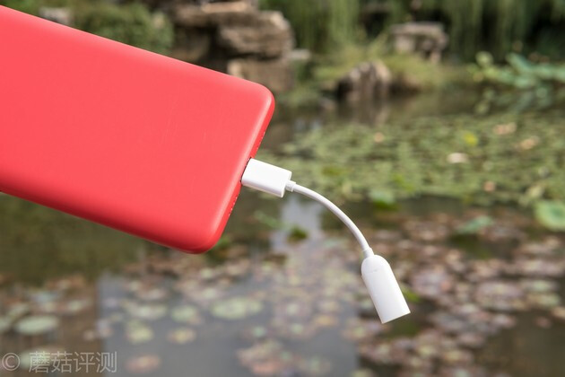 在3.5mm纷纷阵亡的当下，一款靠谱的Type-C转3.5mm或许是唯一稻草