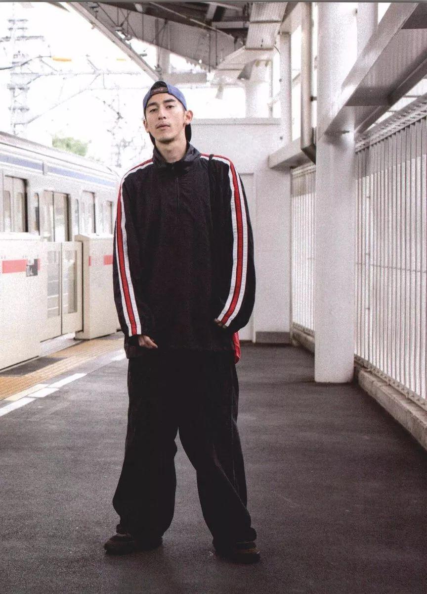 想骚还能买得起,开学这么穿让你成功撩到学妹哦