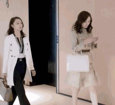 杨幂谈判官穿着,杨幂谈判官服装造型