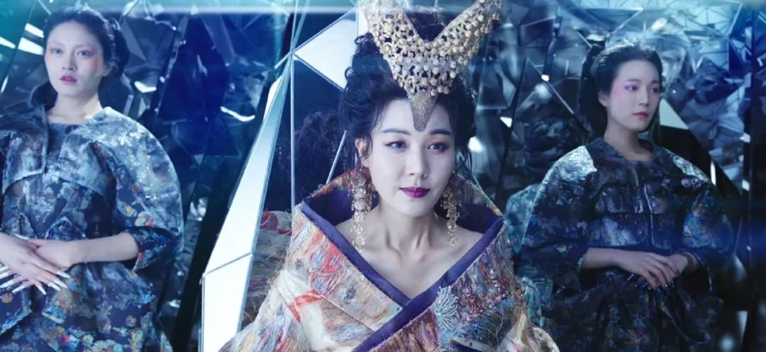 这部几乎把韩国人都赶到影院的巨片,我一手五颗星一手一颗星