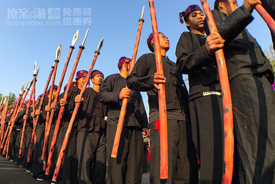 景颇族的风俗习惯和民族服饰,德宏傣族景颇族服饰定制