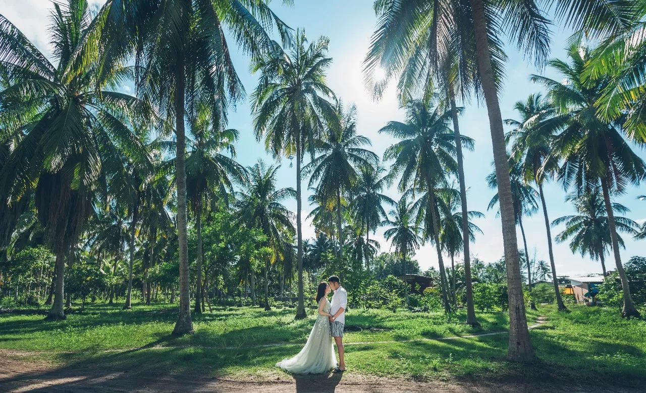 室外拍婚纱照pose的技巧,今年最流行的婚纱照姿势